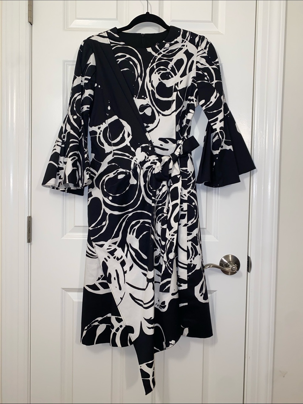 Legally Red Black & White Printed Wrap Dress with Bell Sleeves size 6